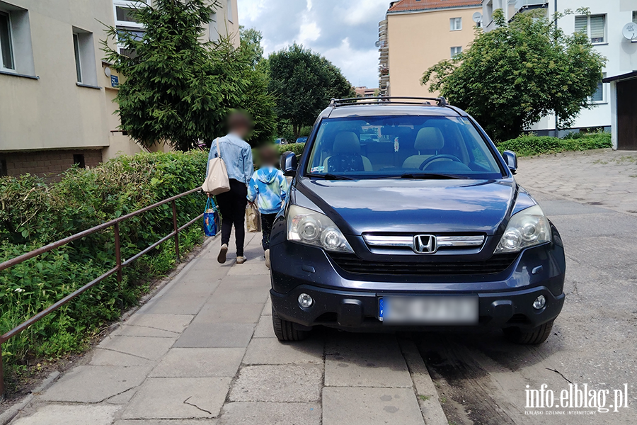 Mistrzowie Parkowania w Elbl�gu (cz�� 492), fot. 2
