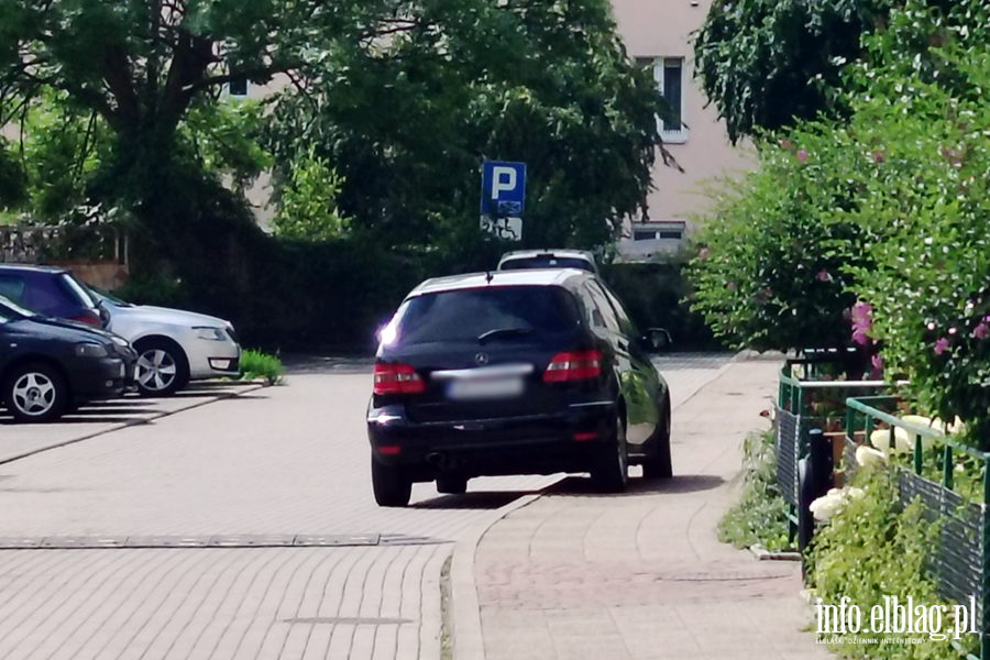 Mistrzowie Parkowania w Elbl�gu (cz�� 493), fot. 4