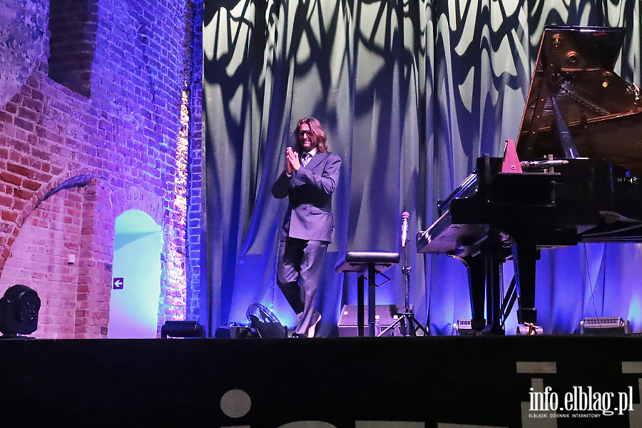 Fina�owy wiecz�r XII Festiwalu Jazzbl�g. Leszek Mo�d�er na scenie , fot. 1