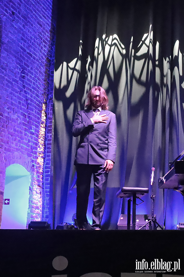 Fina�owy wiecz�r XII Festiwalu Jazzbl�g. Leszek Mo�d�er na scenie , fot. 2
