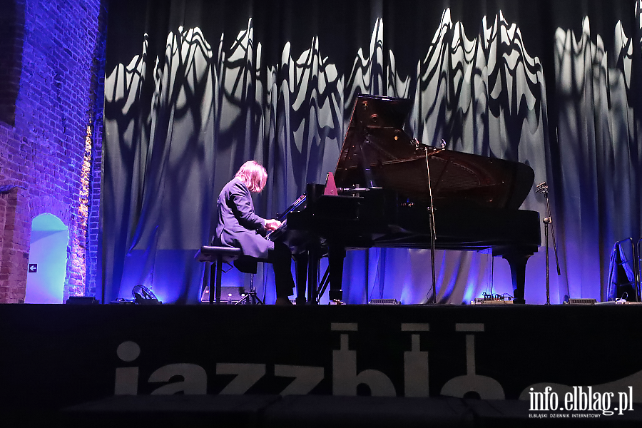 Fina�owy wiecz�r XII Festiwalu Jazzbl�g. Leszek Mo�d�er na scenie , fot. 3