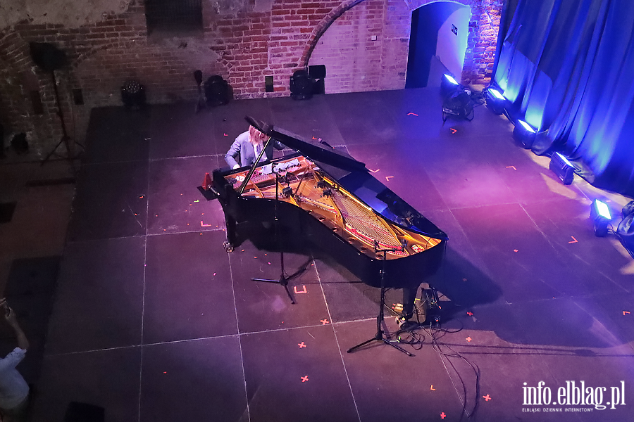 Fina�owy wiecz�r XII Festiwalu Jazzbl�g. Leszek Mo�d�er na scenie , fot. 4