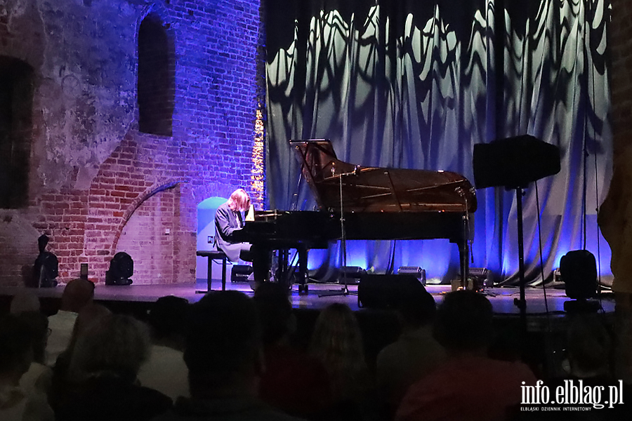 Fina�owy wiecz�r XII Festiwalu Jazzbl�g. Leszek Mo�d�er na scenie , fot. 6
