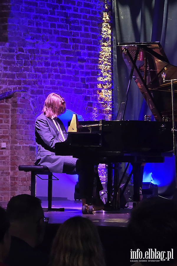 Fina�owy wiecz�r XII Festiwalu Jazzbl�g. Leszek Mo�d�er na scenie , fot. 8