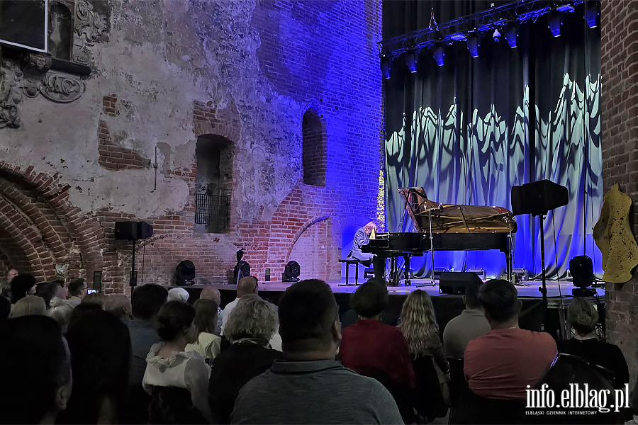Fina�owy wiecz�r XII Festiwalu Jazzbl�g. Leszek Mo�d�er na scenie , fot. 10