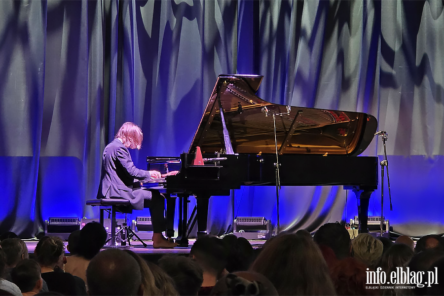 Fina�owy wiecz�r XII Festiwalu Jazzbl�g. Leszek Mo�d�er na scenie , fot. 12