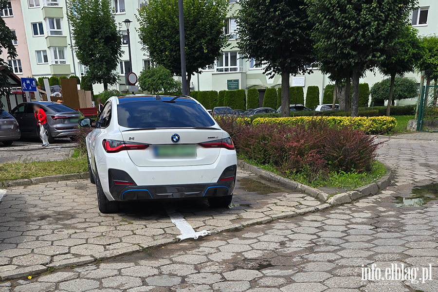 Mistrzowie Parkowania w Elbl�gu (cz�� 494), fot. 1