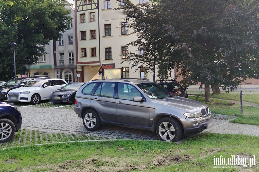 Mistrzowie Parkowania w Elbl�gu (cz�� 494), fot. 3