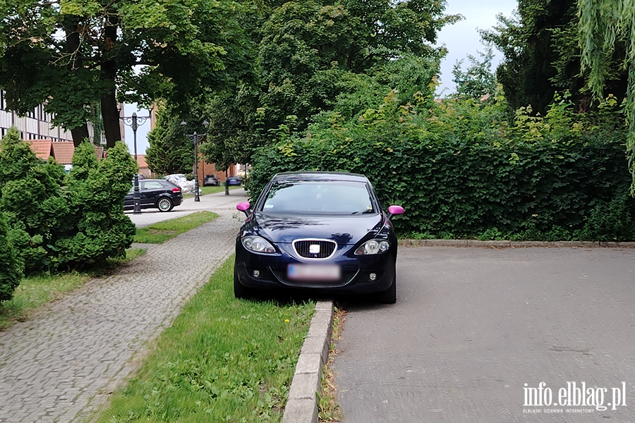 Mistrzowie Parkowania w Elbl�gu (cz�� 495), fot. 2