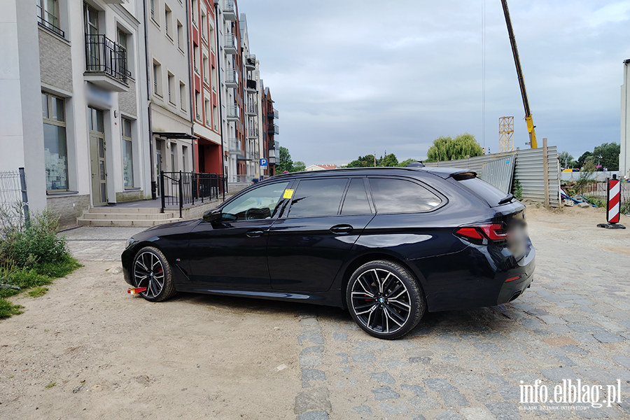 Mistrzowie Parkowania w Elbl�gu (cz�� 495), fot. 4