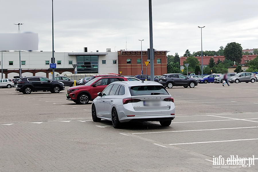 Mistrzowie Parkowania w Elbl�gu (cz�� 495), fot. 9