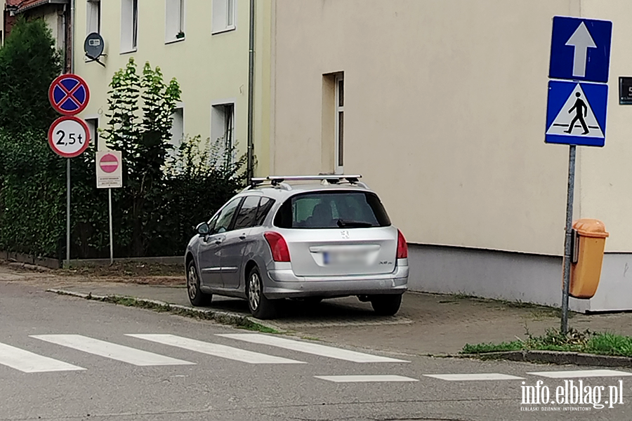 Mistrzowie Parkowania w Elbl�gu (cz�� 495), fot. 10