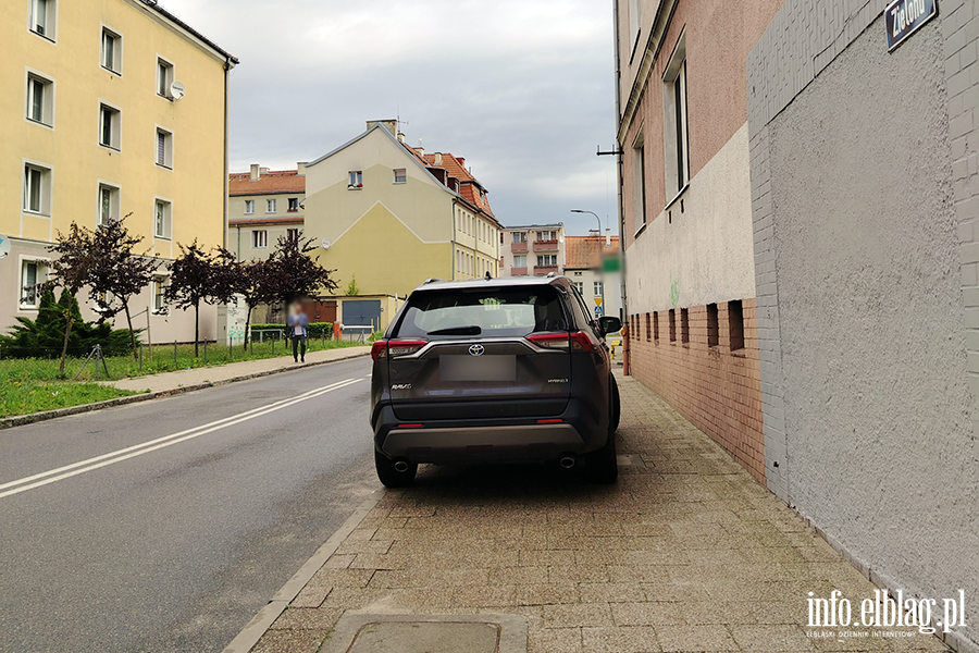 Mistrzowie Parkowania w Elbl�gu (cz�� 495), fot. 12