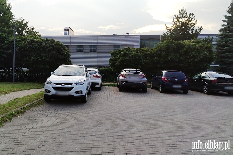Mistrzowie Parkowania w Elbl�gu (cz�� 497), fot. 5