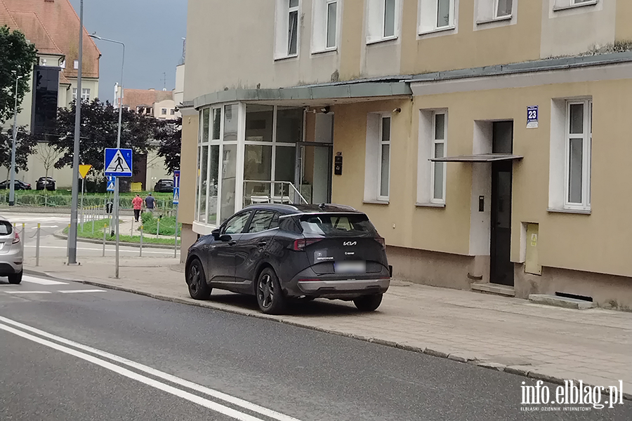 Mistrzowie Parkowania w Elbl�gu (cz�� 497), fot. 9