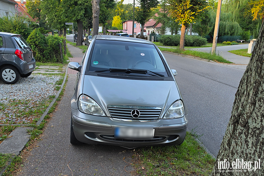 Mistrzowie Parkowania w Elbl�gu (cz�� 499), fot. 2