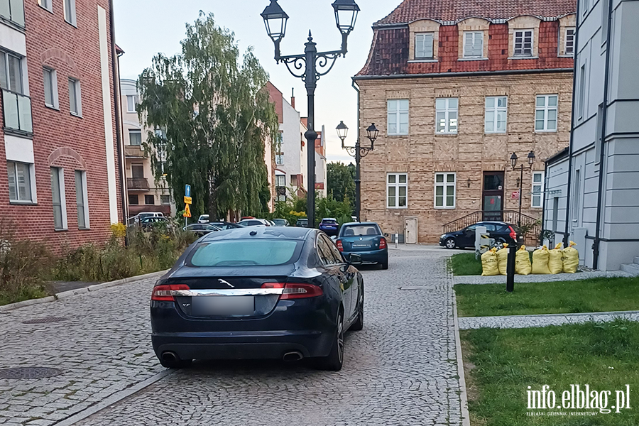 Mistrzowie Parkowania w Elbl�gu (cz�� 500), fot. 1