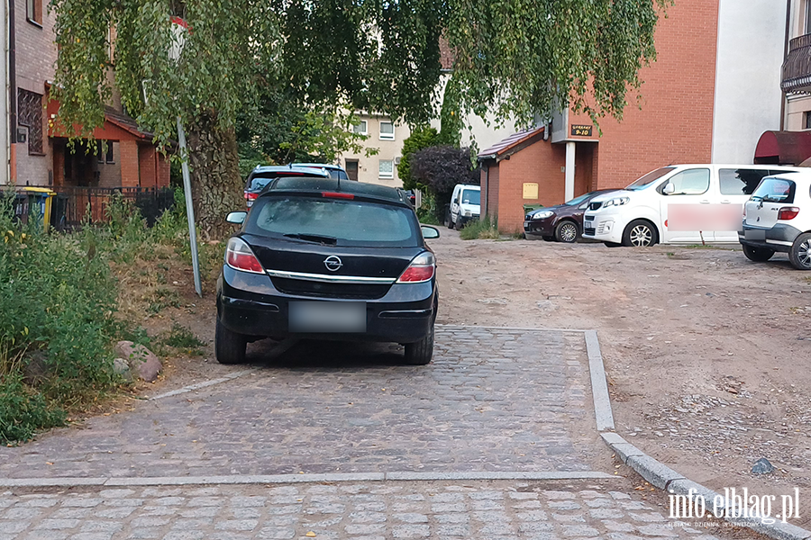 Mistrzowie Parkowania w Elbl�gu (cz�� 500), fot. 3