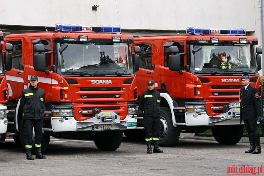 Przekazanie czterech nowych wozw Komendzie Miejskiej PSP w Elblgu, fot. 1