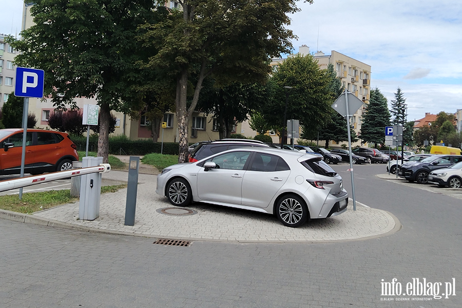 Mistrzowie Parkowania w Elbl�gu (cz�� 501), fot. 7
