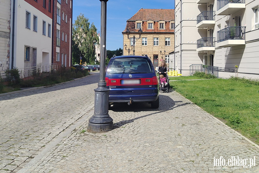 Mistrzowie Parkowania w Elbl�gu (cz�� 503), fot. 2