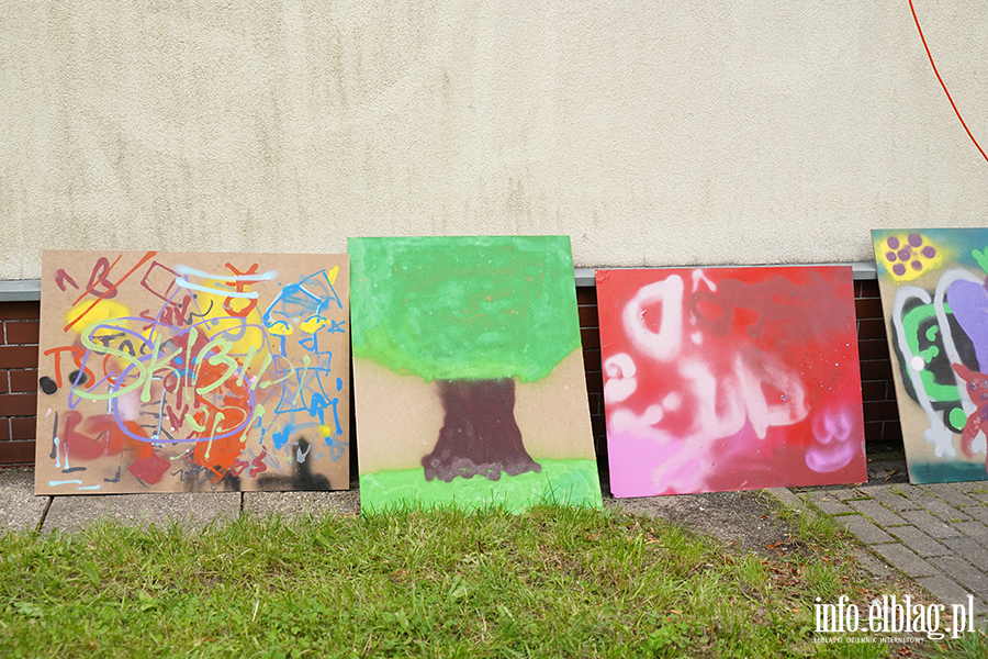 Gra w klasy, gum� i wsp�lna zabawa. Piknik na Zatorzu, fot. 3