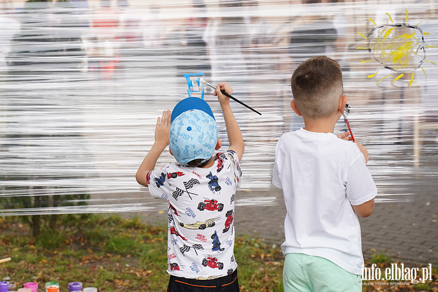 Gra w klasy, gum� i wsp�lna zabawa. Piknik na Zatorzu, fot. 16