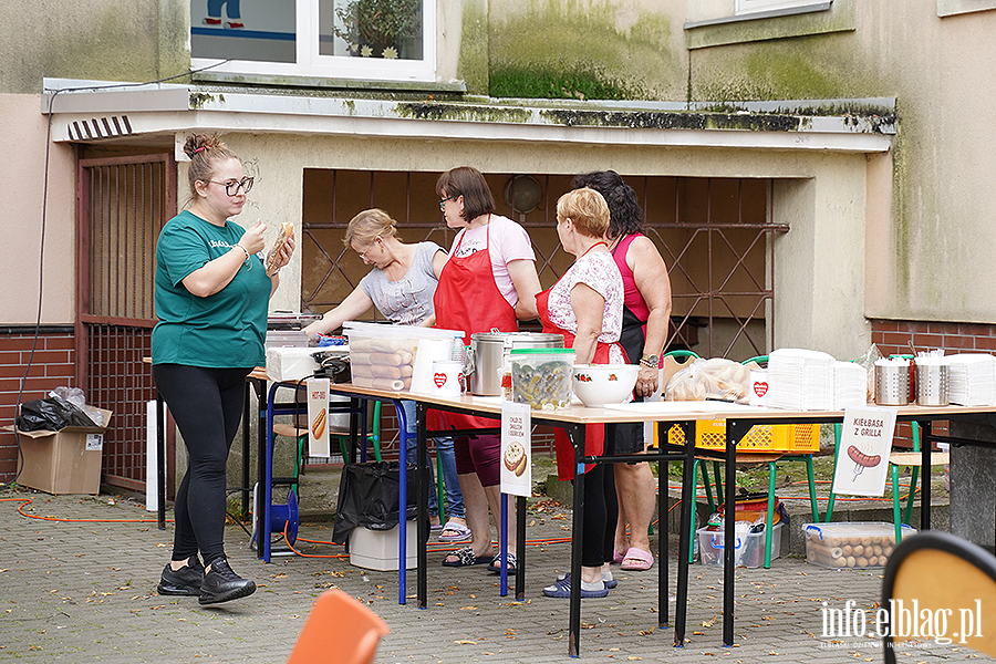 Gra w klasy, gum� i wsp�lna zabawa. Piknik na Zatorzu, fot. 31
