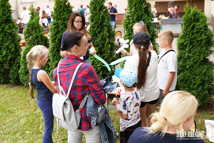Gra w klasy, gum� i wsp�lna zabawa. Piknik na Zatorzu, fot. 37