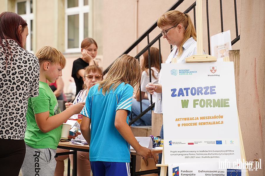 Gra w klasy, gum� i wsp�lna zabawa. Piknik na Zatorzu, fot. 38