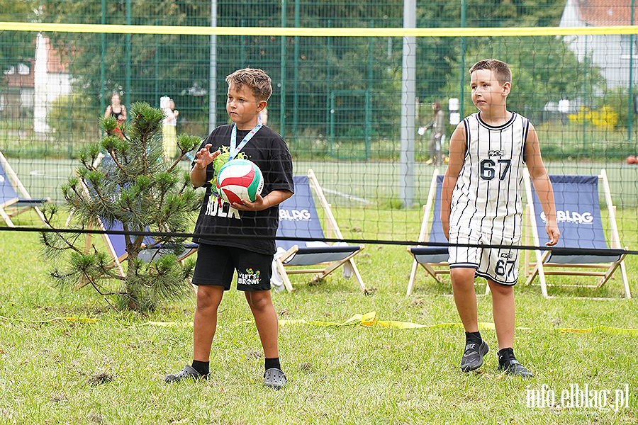 Gra w klasy, gum� i wsp�lna zabawa. Piknik na Zatorzu, fot. 40
