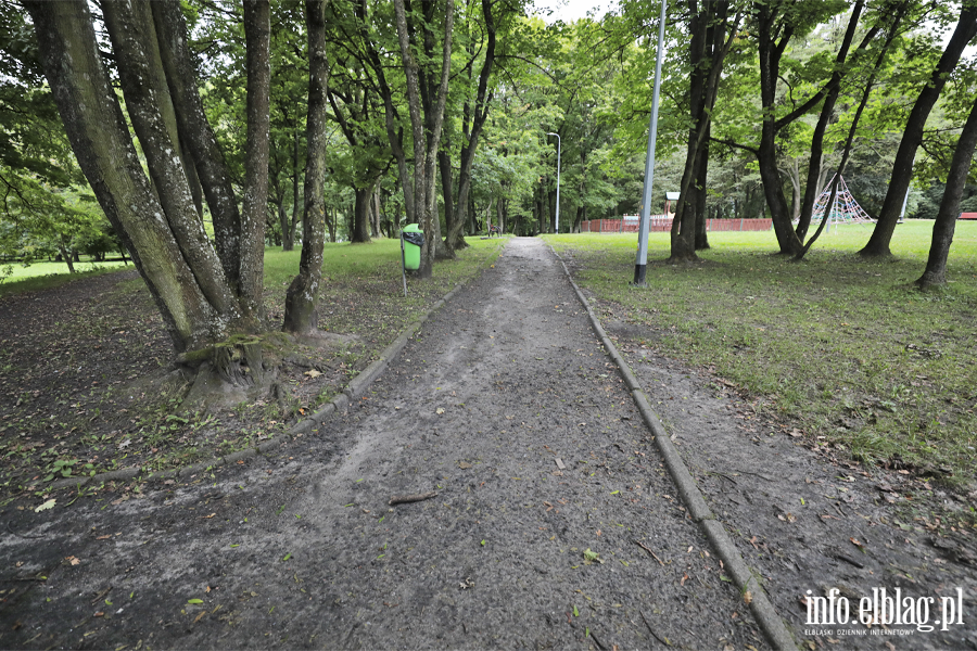 Elbl��anie zadecyduj�, czy Park Modrzewie przejdzie modernizacj�. Inwestycj� wyceniono na 770 tys. z�, fot. 11