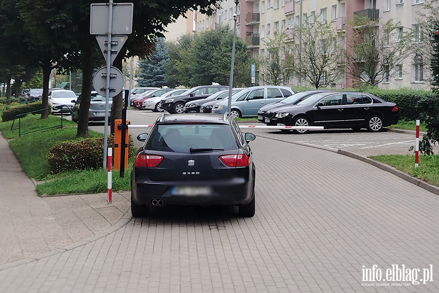 Mistrzowie Parkowania w Elbl�gu (cz�� 506), fot. 10