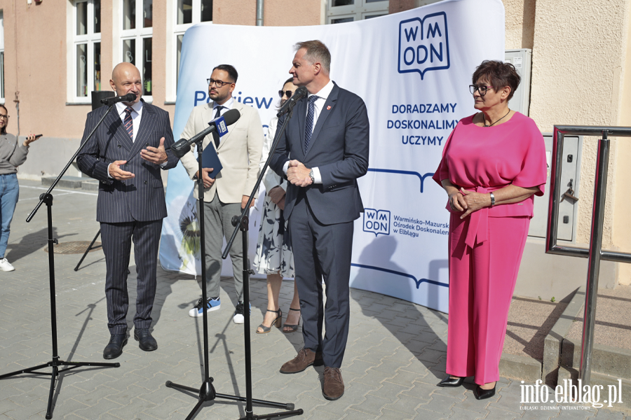 Otwarcie Biblioteki przy Saper�w 14F, fot. 3