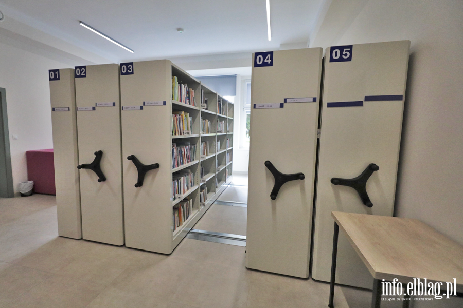 Otwarcie Biblioteki przy Saper�w 14F, fot. 11