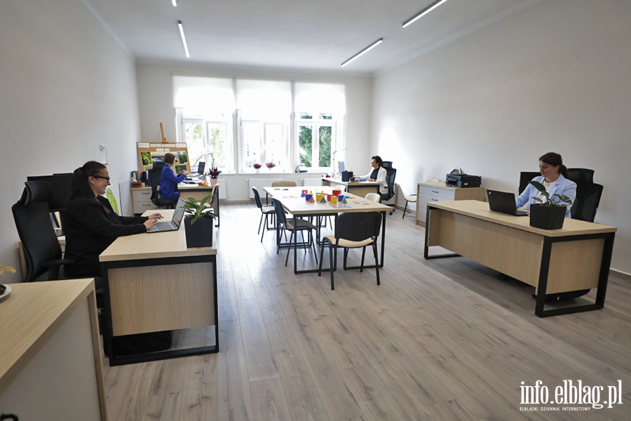 Otwarcie Biblioteki przy Saper�w 14F, fot. 20
