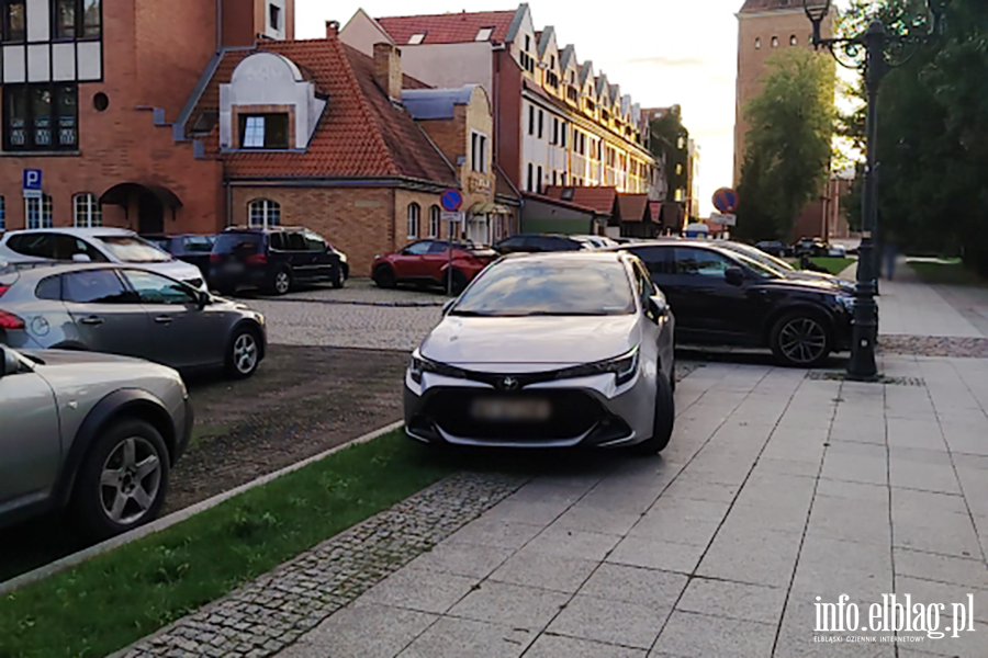 Mistrzowie Parkowania w Elbl�gu (cz�� 508), fot. 3
