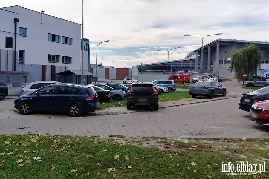 Mistrzowie Parkowania w Elbl�gu (cz�� 511), fot. 3