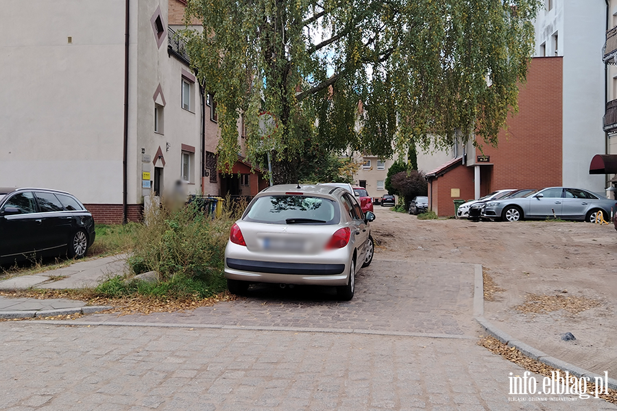 Mistrzowie Parkowania w Elbl�gu (cz�� 513), fot. 10