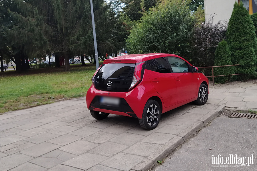 Mistrzowie Parkowania w Elbl�gu (cz�� 514), fot. 1