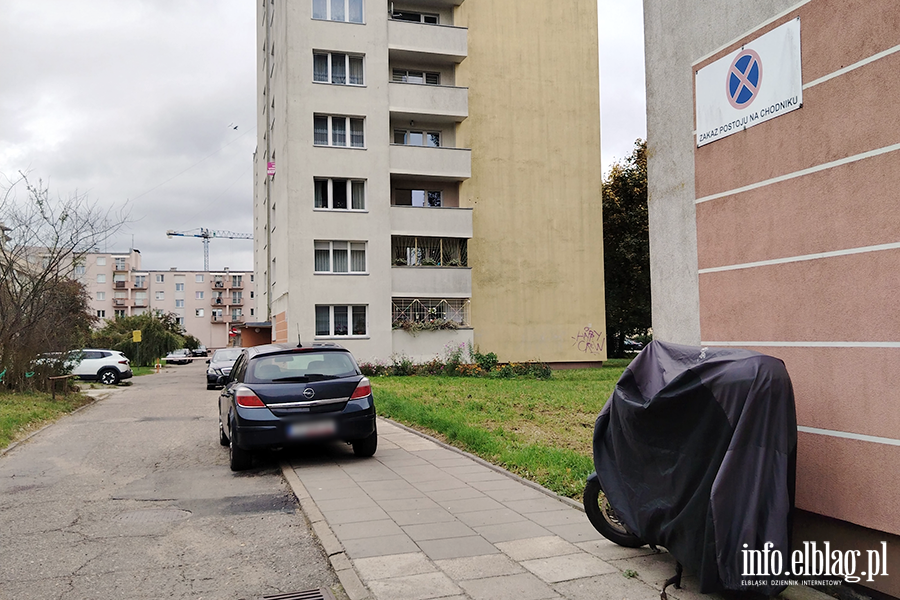 Mistrzowie Parkowania w Elbl�gu (cz�� 514), fot. 2