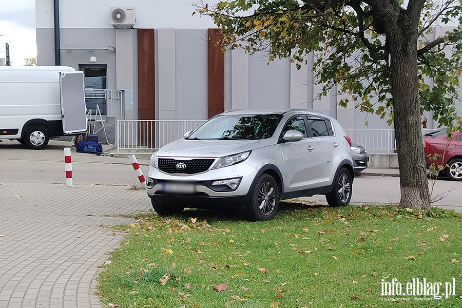 Mistrzowie Parkowania w Elbl�gu (cz�� 514), fot. 8