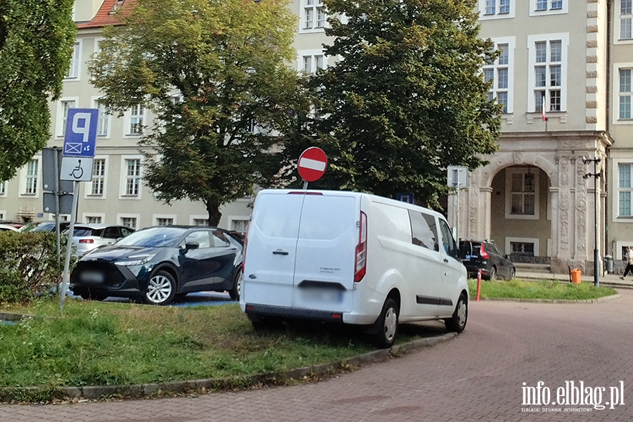 Mistrzowie Parkowania w Elbl�gu (cz�� 514), fot. 10