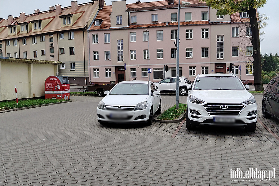 Mistrzowie Parkowania w Elbl�gu (cz�� 516), fot. 2