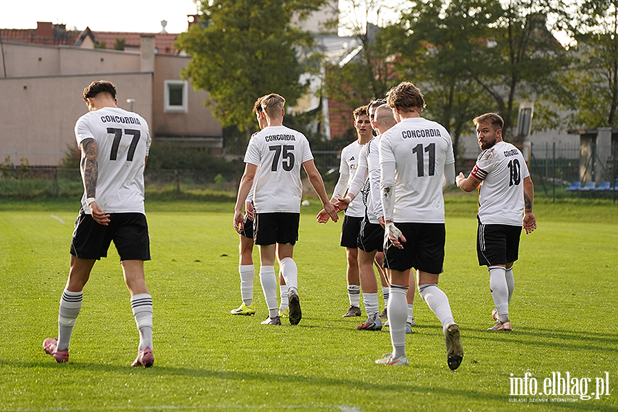Skuteczna Dwunastka! 5 goli Concordii z Mazurem, fot. 75