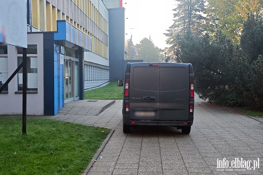 Mistrzowie Parkowania w Elbl�gu (cz�� 517), fot. 5