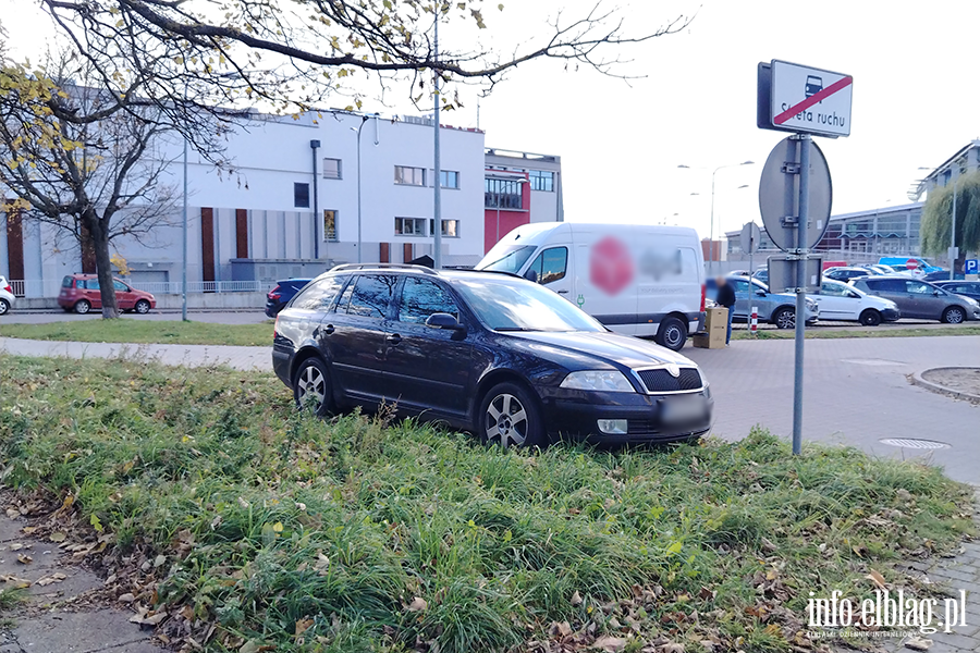 Mistrzowie Parkowania w Elbl�gu (cz�� 518), fot. 12
