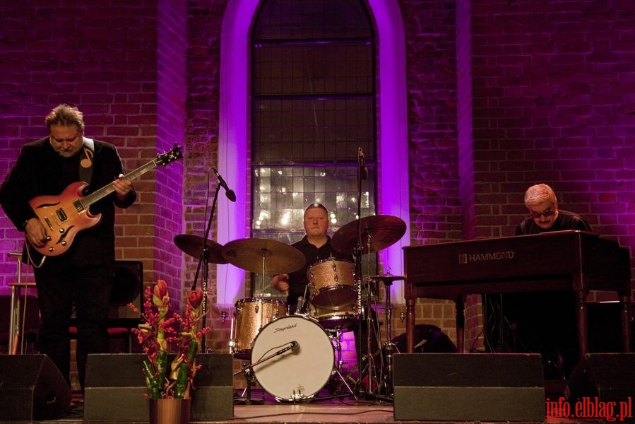 Najlepsi polscy jazzmani zagrali charytatywnie w Elblągu, fot. 14