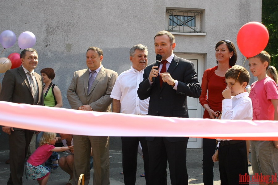 Oficjalne otwarcie w SP nr 21 pierwszego w Elblgu placu zabaw dla dzieci w ramach programu Radosna Szkoa, fot. 2