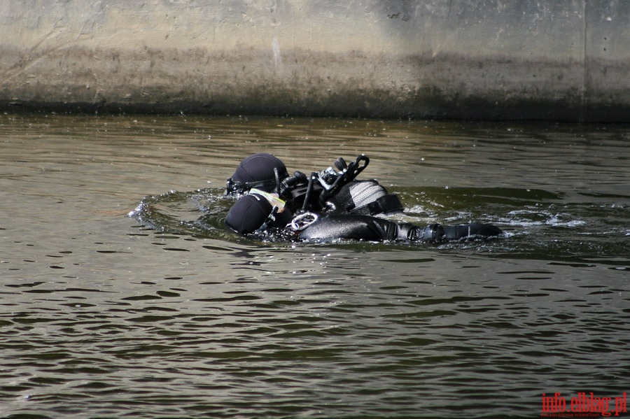 Akcja poszukiwania ciaa topielca w rzece Elblg, fot. 15